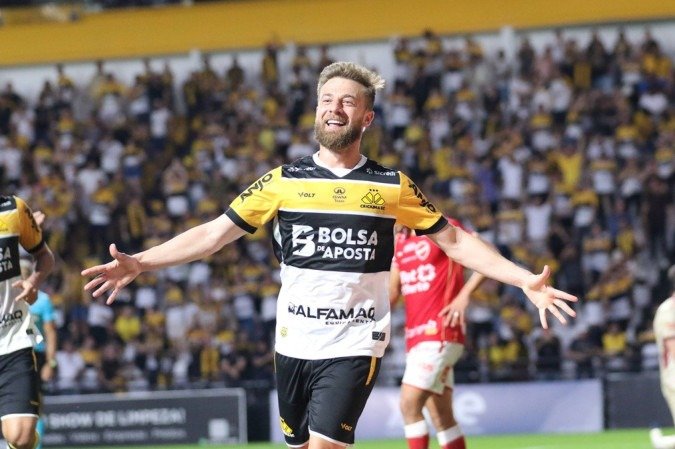 Criciúma é o atual líder da Série B do Campeonato Brasileiro e caminho a passos largos para retornar à elite nacional - (crédito: Celso da Luz/Criciúma) Criciúma é o atual líder da Série B do Campeonato Brasileiro e caminho a passos largos para retornar à elite nacional - (crédito: Celso da Luz/Criciúma)