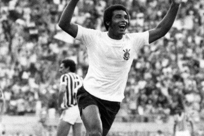 Morre Geraldão, artilheiro de histórico título do Corinthians em 1977