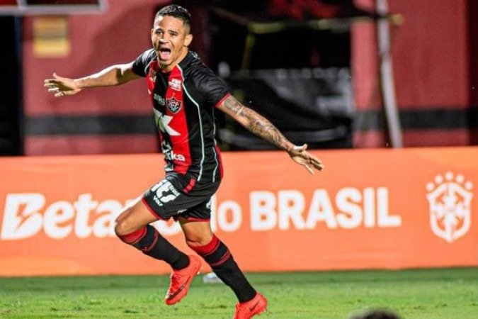 Erick comemora mais um belo gol no Barradão - (crédito: Victor Ferreira/EC Vitória ) Erick comemora mais um belo gol no Barradão - (crédito: Victor Ferreira/EC Vitória )