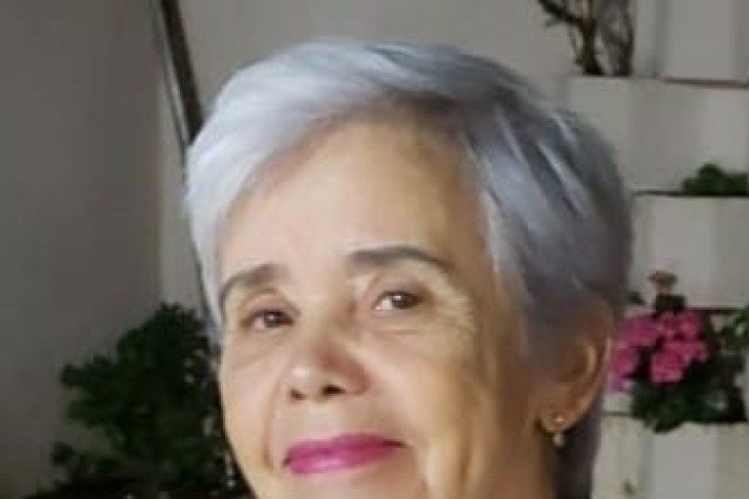 Celina Araújo Xavier perdeu grande parte da estrutura óssea da bacia após uma fratura 