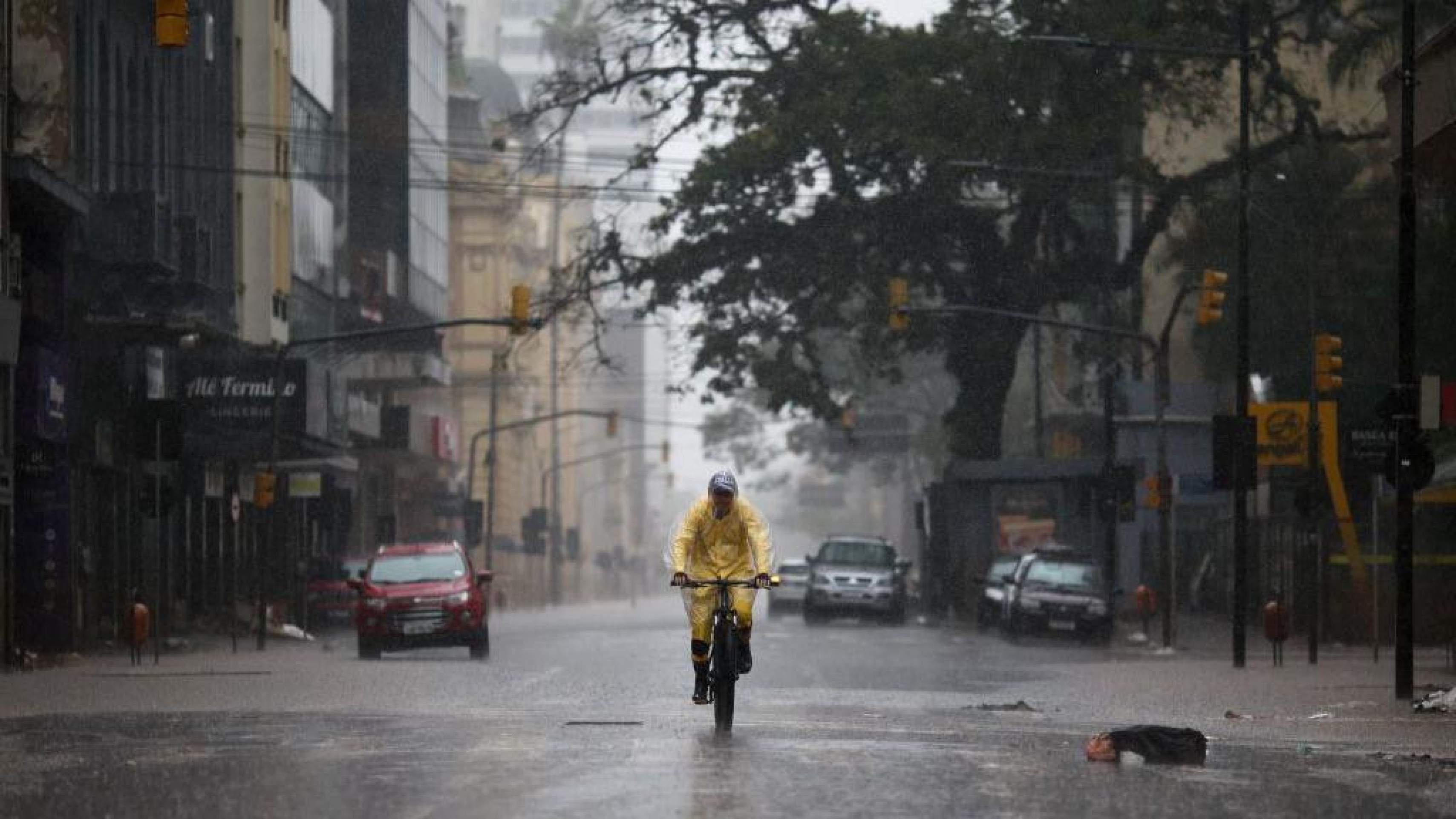 Ciclone-bomba deve atingir o Sul e provocar ventos de até 100 km/h nesta quinta-feira; entenda o fenômeno