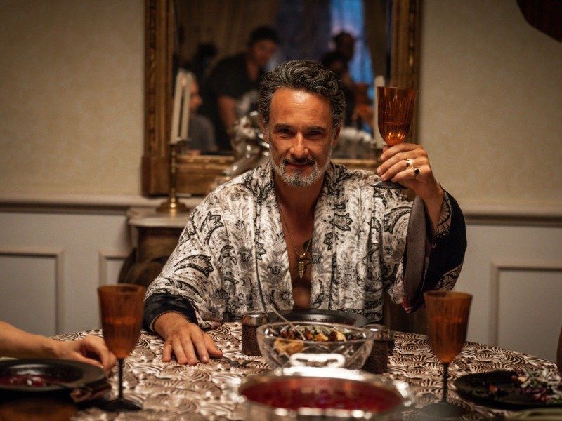Rodrigo Santoro interpreta Abu, um dos chefes da corrida dos bichos     -  (crédito: Laura Campanella)