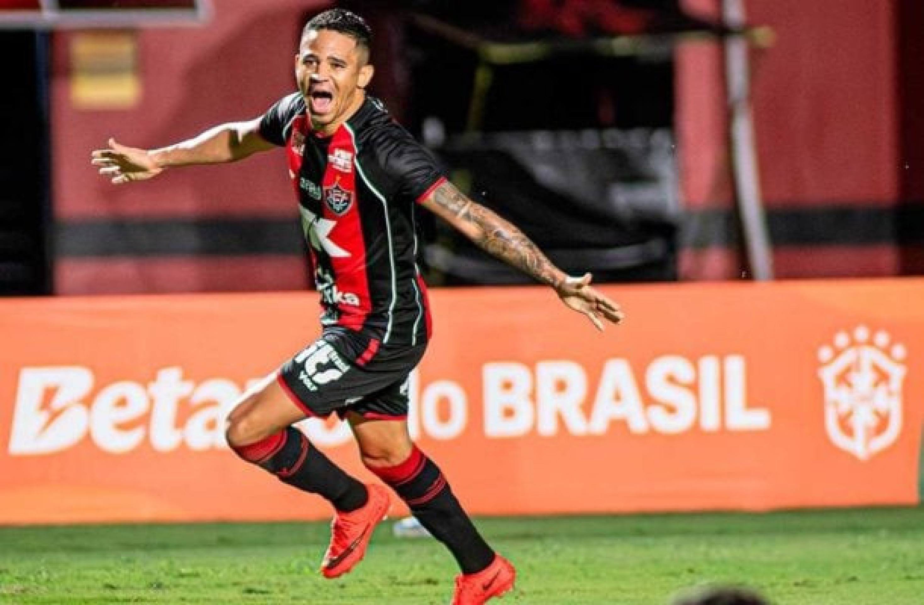 Vitória goleia o Athletico e vai às quartas da Copa do Brasil