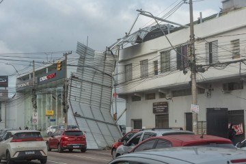 Rastro de destruição: ciclone deixa morto e 2,3 mil desalojados no RS - Evandro Leal/Estadão Conteúdo