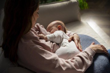 O leite materno oferece todos os nutrientes e anticorpos necessários para o bebê - (crédito: Magnific) O leite materno oferece todos os nutrientes e anticorpos necessários para o bebê - (crédito: Magnific)