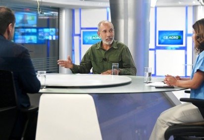 O diretor-executivo do Parque da Granja do Torto, Luciano Mendes da Silva, no CB.Agro. Na bancada, os jornalistas Sibele Negromonte e Roberto Fonseca -  (crédito:  Ed Alves/CB/D.A Press) -O diretor-executivo do Parque da Granja do Torto, Luciano Mendes da Silva, no CB.Agro. Na bancada, os jornalistas Sibele Negromonte e Roberto Fonseca -  (crédito:  Ed Alves/CB/D.A Press)