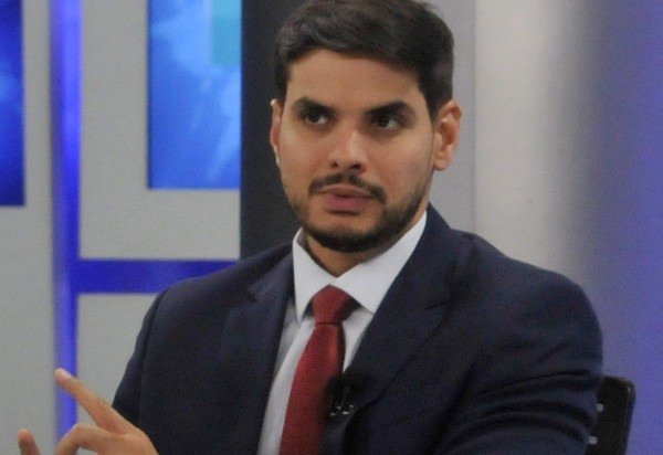 Ed Alves/CB/D.A.Press