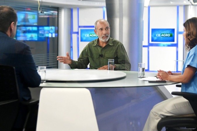 O diretor-executivo do Parque da Granja do Torto, Luciano Mendes da Silva, no CB.Agro. Na bancada, os jornalistas Sibele Negromonte e Roberto Fonseca - (crédito: Ed Alves/CB/D.A Press) O diretor-executivo do Parque da Granja do Torto, Luciano Mendes da Silva, no CB.Agro. Na bancada, os jornalistas Sibele Negromonte e Roberto Fonseca - (crédito: Ed Alves/CB/D.A Press)