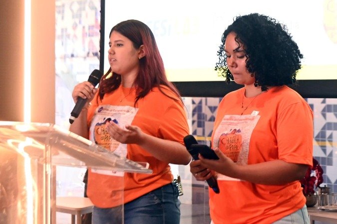 Anna Victoria e Mariana de Souza são pesquisadoras sociais