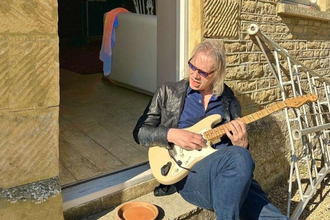 Nascido em Londres em 15 de dezembro de 1956, William Orbit contribuiu para redefinir a cena pop na década de 1990 e no início dos anos 2000 - (crédito: Reprodução/Instagram/@williamorbit) Nascido em Londres em 15 de dezembro de 1956, William Orbit contribuiu para redefinir a cena pop na década de 1990 e no início dos anos 2000 - (crédito: Reprodução/Instagram/@williamorbit)