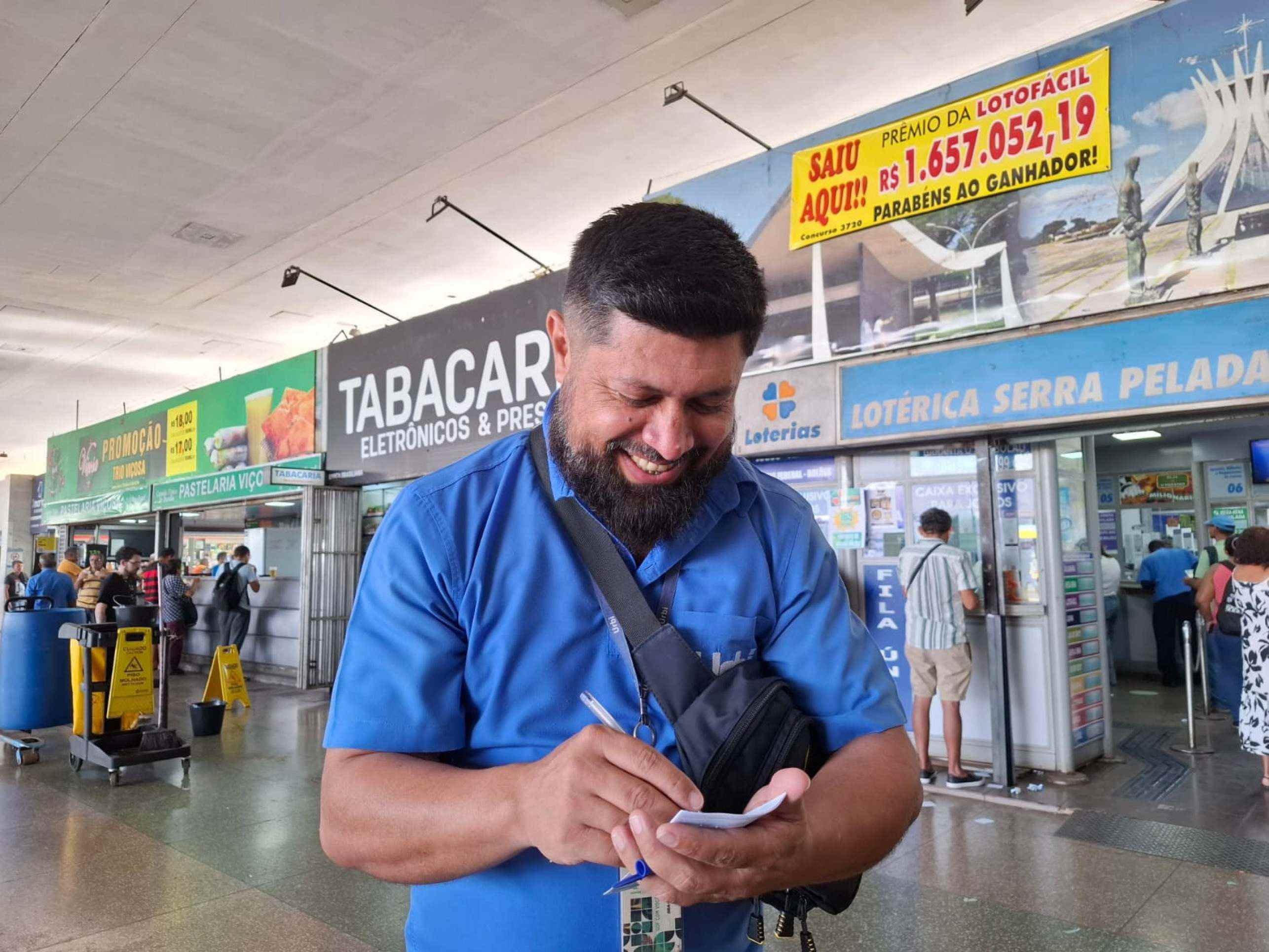 Brasilienses apostam na Mega Sena com o sonho de mudar suas realidades 