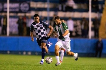 Gama teve de se adaptar ao gramado sintético do Estádio Passo D'Areia, em Porto Alegre - (crédito: Filipe Fonseca/SEG) Gama teve de se adaptar ao gramado sintético do Estádio Passo D'Areia, em Porto Alegre - (crédito: Filipe Fonseca/SEG)