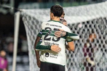 Tiago Cozer celebra o seu gol, o primeiro do Coritiba sobre a Chapecoense - (crédito: Foto: JP Pacheco / Coritiba ) Tiago Cozer celebra o seu gol, o primeiro do Coritiba sobre a Chapecoense - (crédito: Foto: JP Pacheco / Coritiba )