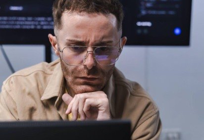 Agentes de IA já estão se tornando parte de nossas vidas digitais por meio de serviços como ChatGPT, OpenClaw e Claude -  (crédito: Getty Images) -Agentes de IA já estão se tornando parte de nossas vidas digitais por meio de serviços como ChatGPT, OpenClaw e Claude -  (crédito: Getty Images)