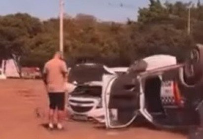Sinistro de trânsito ocorreu na manhã deste sábado (8) -  (crédito: Reprodução/Instagram?Ceilândia muita treta) -Sinistro de trânsito ocorreu na manhã deste sábado (8) -  (crédito: Reprodução/Instagram?Ceilândia muita treta)