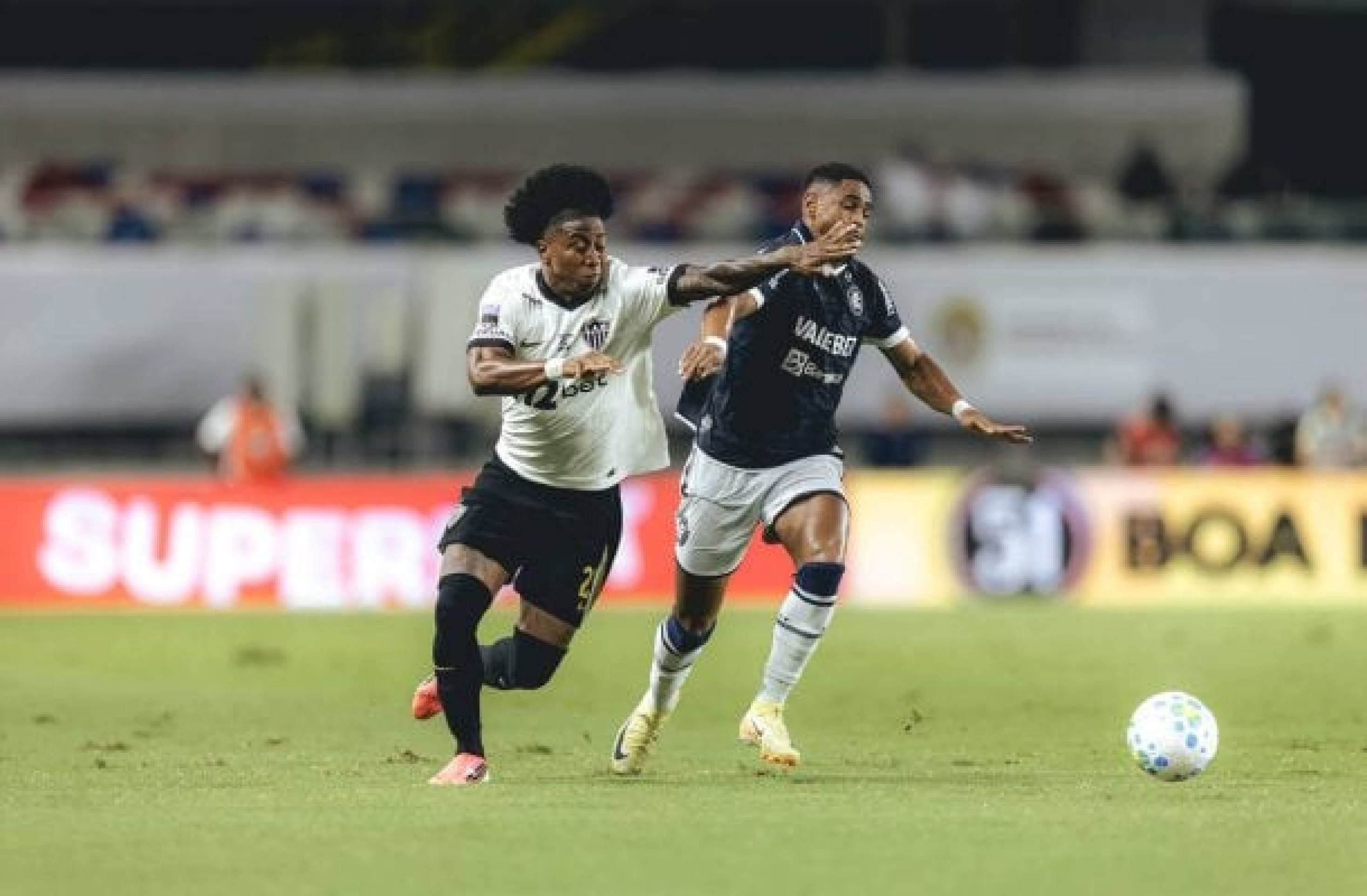 Em jogo eletrizante, Remo e Atlético ficam no empate pelo Brasileirão