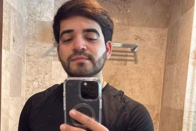 O influencer caiu instantaneamente e os espectadores da sua transmissão ao vivo presenciaram sua morte - (crédito: César Gastélum/Instagram) O influencer caiu instantaneamente e os espectadores da sua transmissão ao vivo presenciaram sua morte - (crédito: César Gastélum/Instagram)