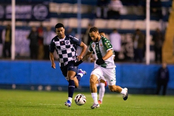Gama teve de se adaptar ao gramado sintético do Estádio Passo D'Areia, em Porto Alegre - (crédito: Filipe Fonseca/SEG) Gama teve de se adaptar ao gramado sintético do Estádio Passo D'Areia, em Porto Alegre - (crédito: Filipe Fonseca/SEG)