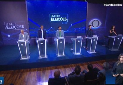 Candidatos ao governo do Rio de Janeiro participam do debate Band Elei&ccedil;&otilde;es 2026, onde Eduardo Paes foi o principal alvo de cr&iacute;ticas -  (crédito: Reprodu&ccedil;&atilde;o/Band/YouTube)