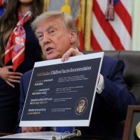 Trump assina decreto para alterar imunização contra sarampo e reduzir número de vacinas para crianças -  (crédito: BBC Geral)