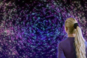Na maioria das vezes, as experiências ocorreram em ambientes não religiosos nem ritualísticos
- (crédito: Hana Chramostova/Divulgação ) Na maioria das vezes, as experiências ocorreram em ambientes não religiosos nem ritualísticos
- (crédito: Hana Chramostova/Divulgação )