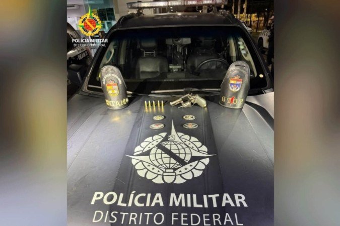 PMDF apreende revólver calibre .38 após ocorrência de violência doméstica em Ceilândia - (crédito: PMDF/Divulgação) PMDF apreende revólver calibre .38 após ocorrência de violência doméstica em Ceilândia - (crédito: PMDF/Divulgação)