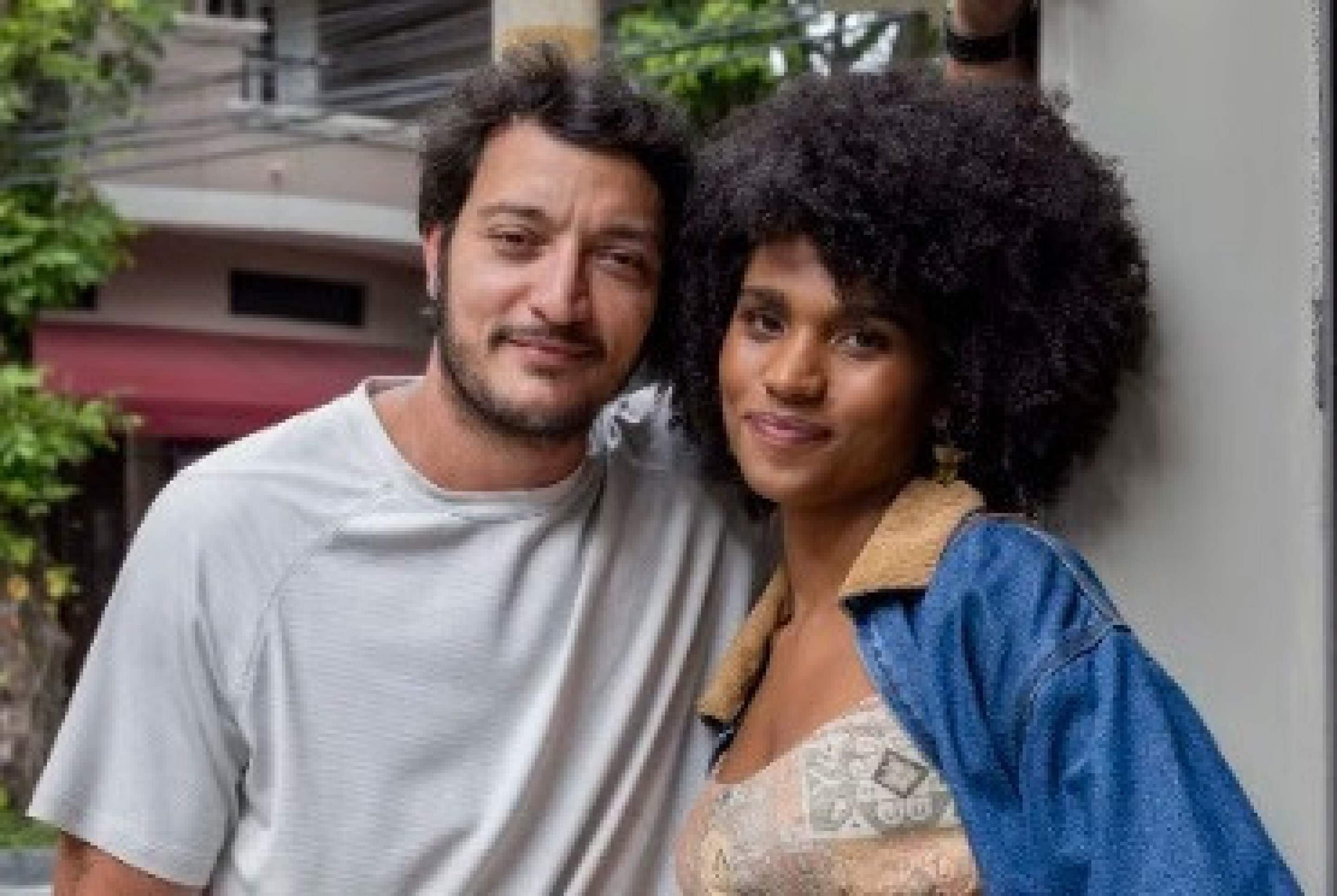 Elenice e o abusivo Tom (Allan Souza Lima): casal em Quem ama cuida
