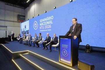 Para o diretor de diretor de Planejamento do BNDES, Nelson Henrique Barbosa Filho, a solução passa necessariamente por uma reorientação na aplicação do orçamento público - (crédito: MBM Fotografia) Para o diretor de diretor de Planejamento do BNDES, Nelson Henrique Barbosa Filho, a solução passa necessariamente por uma reorientação na aplicação do orçamento público - (crédito: MBM Fotografia)