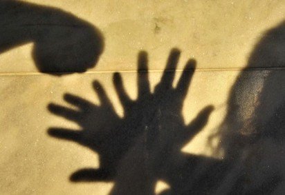 Homem amea&ccedil;ou a idosa com um fac&atilde;o durante a madrugada desta ter&ccedil;a-feira (11/8) -  (crédito: Ag&ecirc;ncia Bras&iacute;lia)