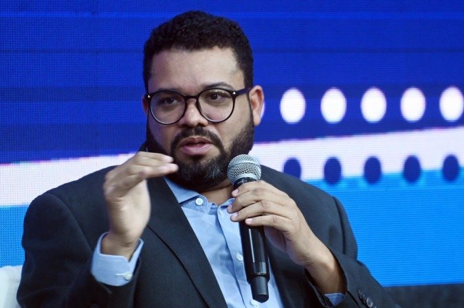  11/08/2026. Sabatina com Candidatos ao Governo do Distrito Federal. Candidato Elisson Ferreira do Agir.

      