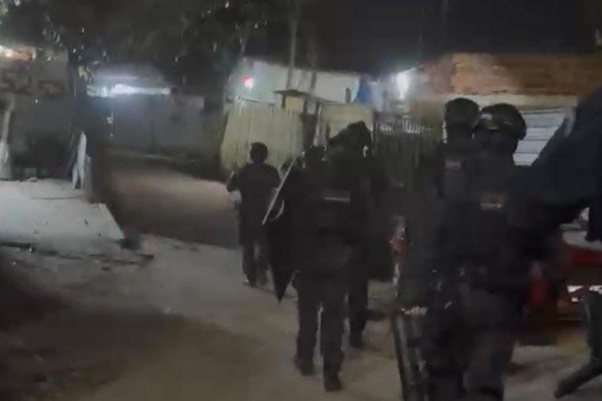 PCDF mira traficantes que proibiam luz acesa e assobio em bairro do DF - (crédito: Divulgação/PCDF) PCDF mira traficantes que proibiam luz acesa e assobio em bairro do DF - (crédito: Divulgação/PCDF)