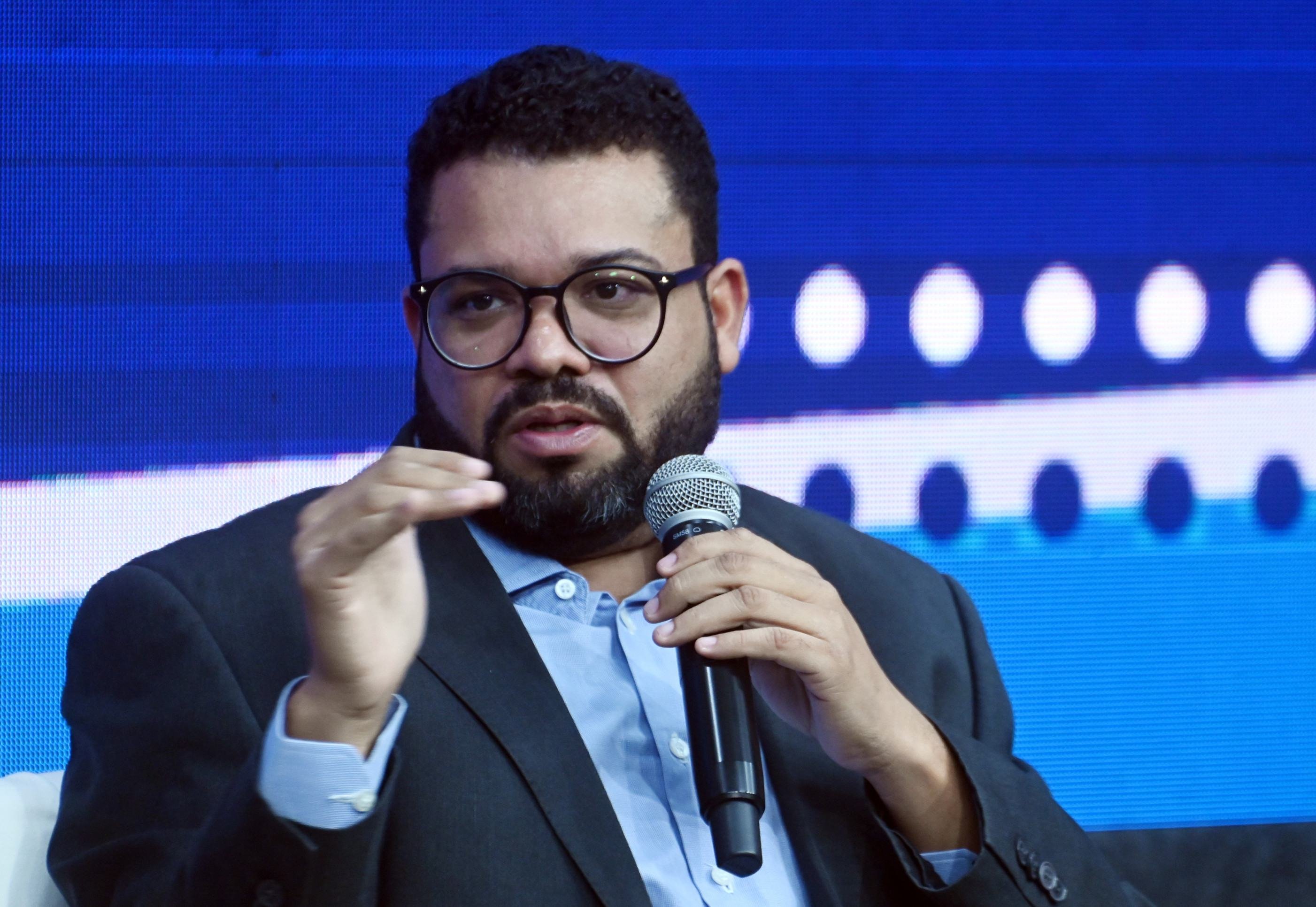  11/08/2026. Sabatina com Candidatos ao Governo do Distrito Federal. Candidato Elisson Ferreira do Agir.        
