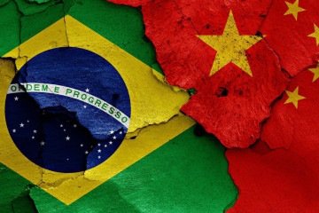 Para analista, Brasil está no meio de uma queda de braço entre gigantes - (crédito: Getty Images) Para analista, Brasil está no meio de uma queda de braço entre gigantes - (crédito: Getty Images)