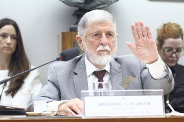 Celso Amorim durante participaÃ§Ã£o nesta quarta (12/8) de audiÃªncia pÃºblica sobre facÃ§Ãµes criminosas brasileiras e organizaÃ§Ãµes terroristas -  (crédito: Vinicius Loures / CÃ¢mara dos Deputados)