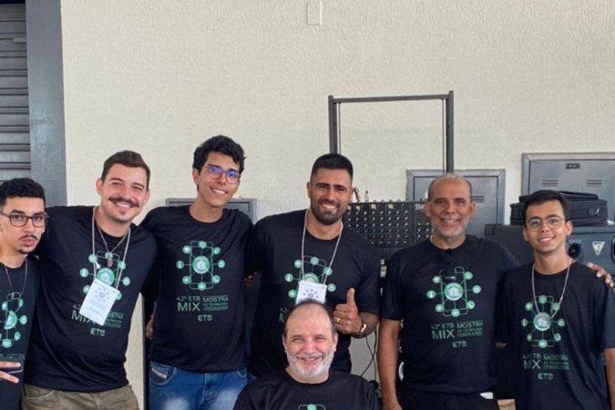 Cadeira de rodas automatizada feita na ETB