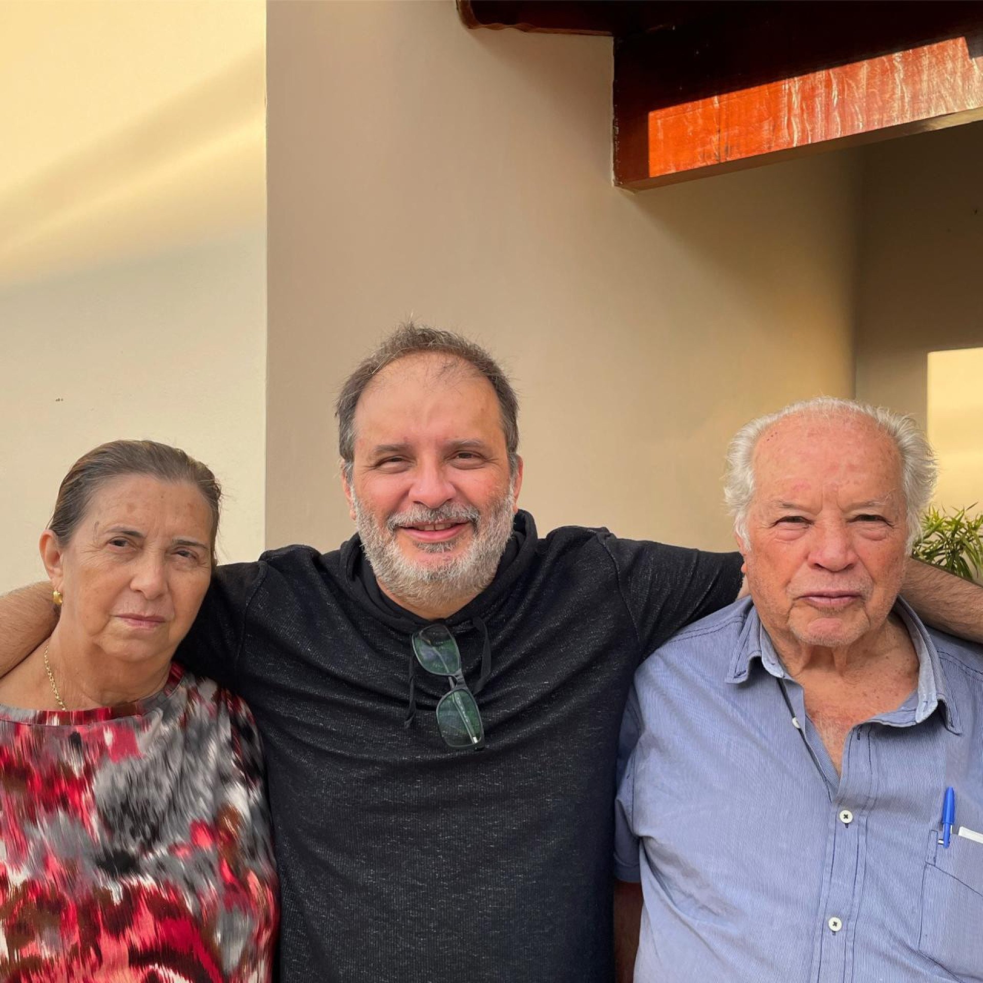 Com os pais, Gasparina e Arlindo: educa&ccedil;&atilde;o era mantra em casa