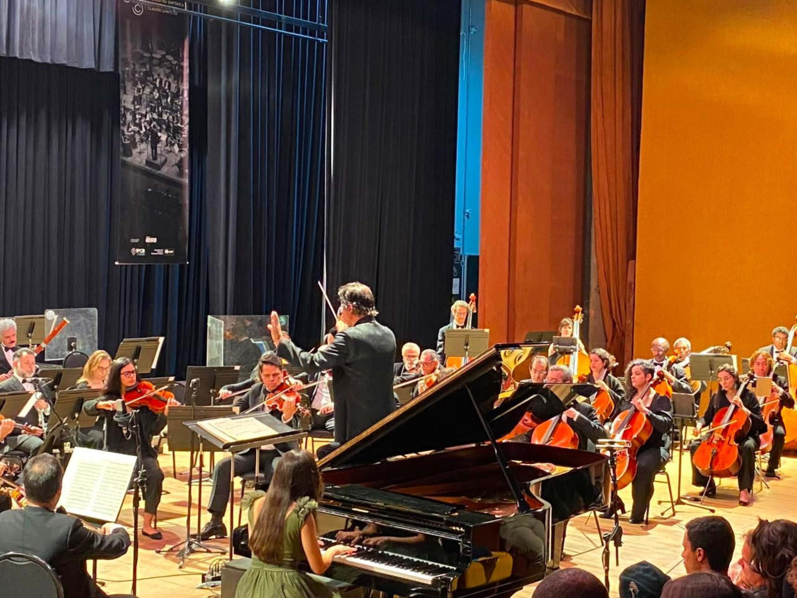 Orquestra Sinf&ocirc;nica do Teatro Nacional Claudio Santoro na sala Martins Pena