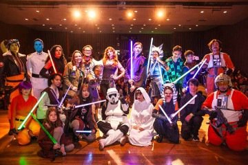 Convenção nacional reúne cosplay, atrações temáticas e ação solidária no Iesb Asa Sul, em 23 de agosto
- (crédito: Divulgação ) Convenção nacional reúne cosplay, atrações temáticas e ação solidária no Iesb Asa Sul, em 23 de agosto
- (crédito: Divulgação )