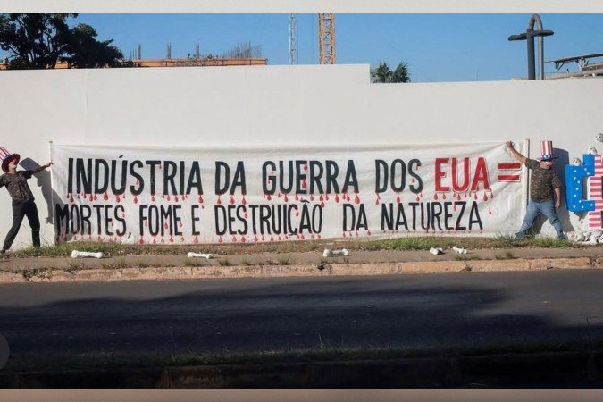A Polícia Militar do Distrito Federal (PMDF) prendeu uma pessoa envolvida nos atos - (crédito: Foto: Reprodução/Redes sociais) A Polícia Militar do Distrito Federal (PMDF) prendeu uma pessoa envolvida nos atos - (crédito: Foto: Reprodução/Redes sociais)