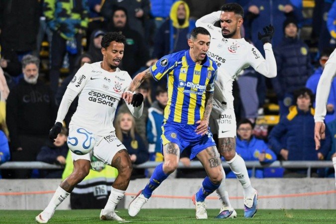 Antes de ser expulso, Allan fez bom par defensivo com Raniele para anular o astro Ángel Di Maria - (crédito: Marcelo Manera/AFP) Antes de ser expulso, Allan fez bom par defensivo com Raniele para anular o astro Ángel Di Maria - (crédito: Marcelo Manera/AFP)