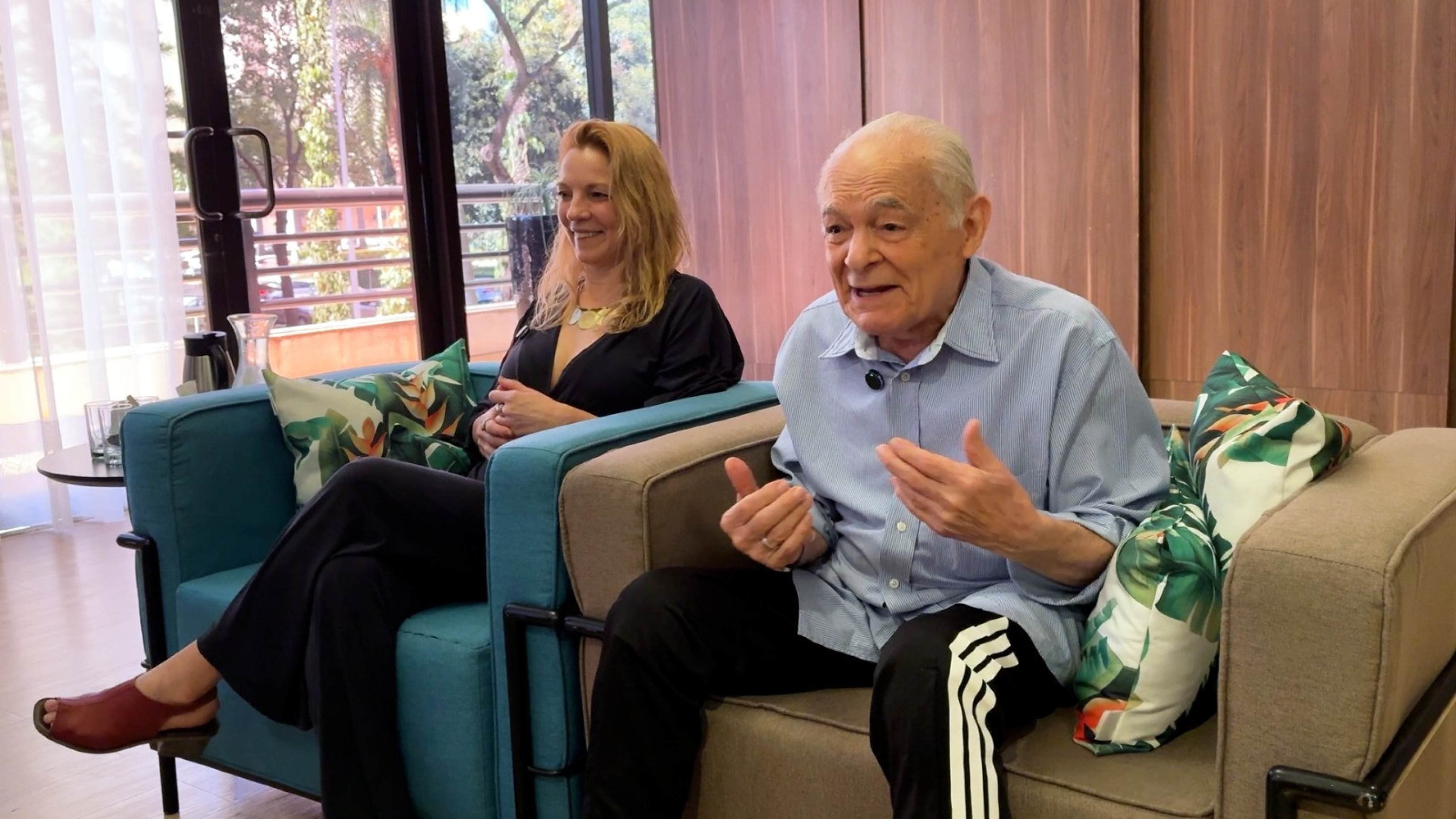 Assista &agrave; entrevista com Othon Bastos e Marta Peret