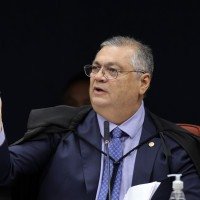 Dino determinou ainda que o conselheiro não frequente eventos públicos relacionados às funções que exercia à frente da corte de contas -  (crédito: Rosinei Coutinho/STF)
