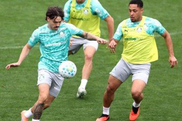 Palmeiras finaliza preparação para encarar o Fluminense e pode ter mudanças
Abel Ferreira comandou o último treino antes do duelo pelo Brasileirão; Palmeiras tem dúvidas e pode apresentar novidades no time titular - (crédito: Cesar Greco/Palmeiras) Palmeiras finaliza preparação para encarar o Fluminense e pode ter mudanças
Abel Ferreira comandou o último treino antes do duelo pelo Brasileirão; Palmeiras tem dúvidas e pode apresentar novidades no time titular - (crédito: Cesar Greco/Palmeiras)