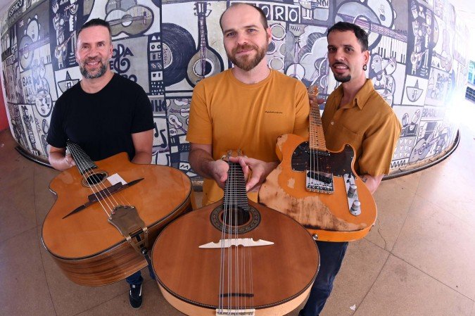 Filipe Braga (ao centro), Eduardo Sousa (E) e Gabriel Paes (D) formam a base instrumental do disco Samblei
- (crédito: Ed Alves/CB/D.A Press) Filipe Braga (ao centro), Eduardo Sousa (E) e Gabriel Paes (D) formam a base instrumental do disco Samblei
- (crédito: Ed Alves/CB/D.A Press)
