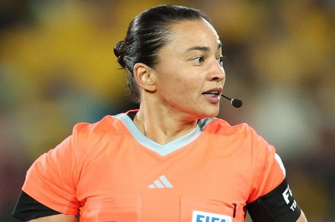 Edina Alves é a árbitra mais conhecida nacionalmente: 50 jogos na Série A - (crédito: Reprodução/ X) Edina Alves é a árbitra mais conhecida nacionalmente: 50 jogos na Série A - (crédito: Reprodução/ X)