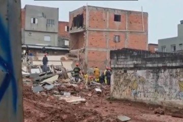 Desabamento de prédio em São Bernardo dos Campos deixa quatro feridos - (crédito: TV Globo/Reprodução) Desabamento de prédio em São Bernardo dos Campos deixa quatro feridos - (crédito: TV Globo/Reprodução)