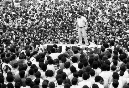A campanha petista usa a foto do histórico discurso em São Bernado, em 1979, para falar da trajetória de Lula como liderança  -  (crédito: Fernando Pereira)