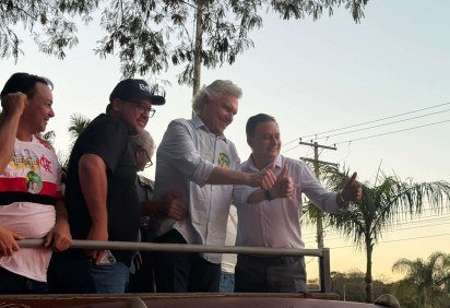 Ronaldo Caiado (PSD) em campanha na Cidade Ocidental (GO) neste domingo (16/8) no lançamento da campanha. -  (crédito: Alexandre Gajardoni/Divulgação) -Ronaldo Caiado (PSD) em campanha na Cidade Ocidental (GO) neste domingo (16/8) no lançamento da campanha. -  (crédito: Alexandre Gajardoni/Divulgação)