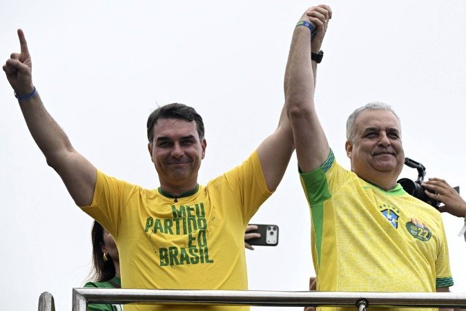 A presença de Gaspar na chapa foi apresentada por Flávio como uma forma de incorporar a região às decisões do governo federal. - (crédito: AFP) A presença de Gaspar na chapa foi apresentada por Flávio como uma forma de incorporar a região às decisões do governo federal. - (crédito: AFP)