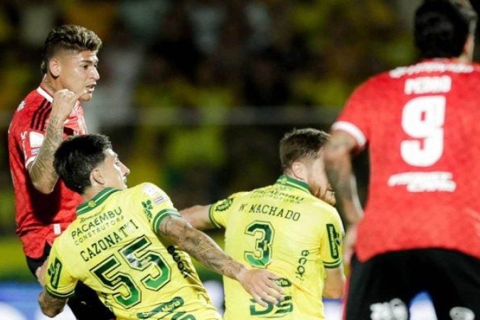 Flamengo estreia nova terceira camisa, despacha o Mirassol e cola de vez no Palmeiras - (crédito: Foto: Gilvan de Souza/Flamengo) Flamengo estreia nova terceira camisa, despacha o Mirassol e cola de vez no Palmeiras - (crédito: Foto: Gilvan de Souza/Flamengo)
